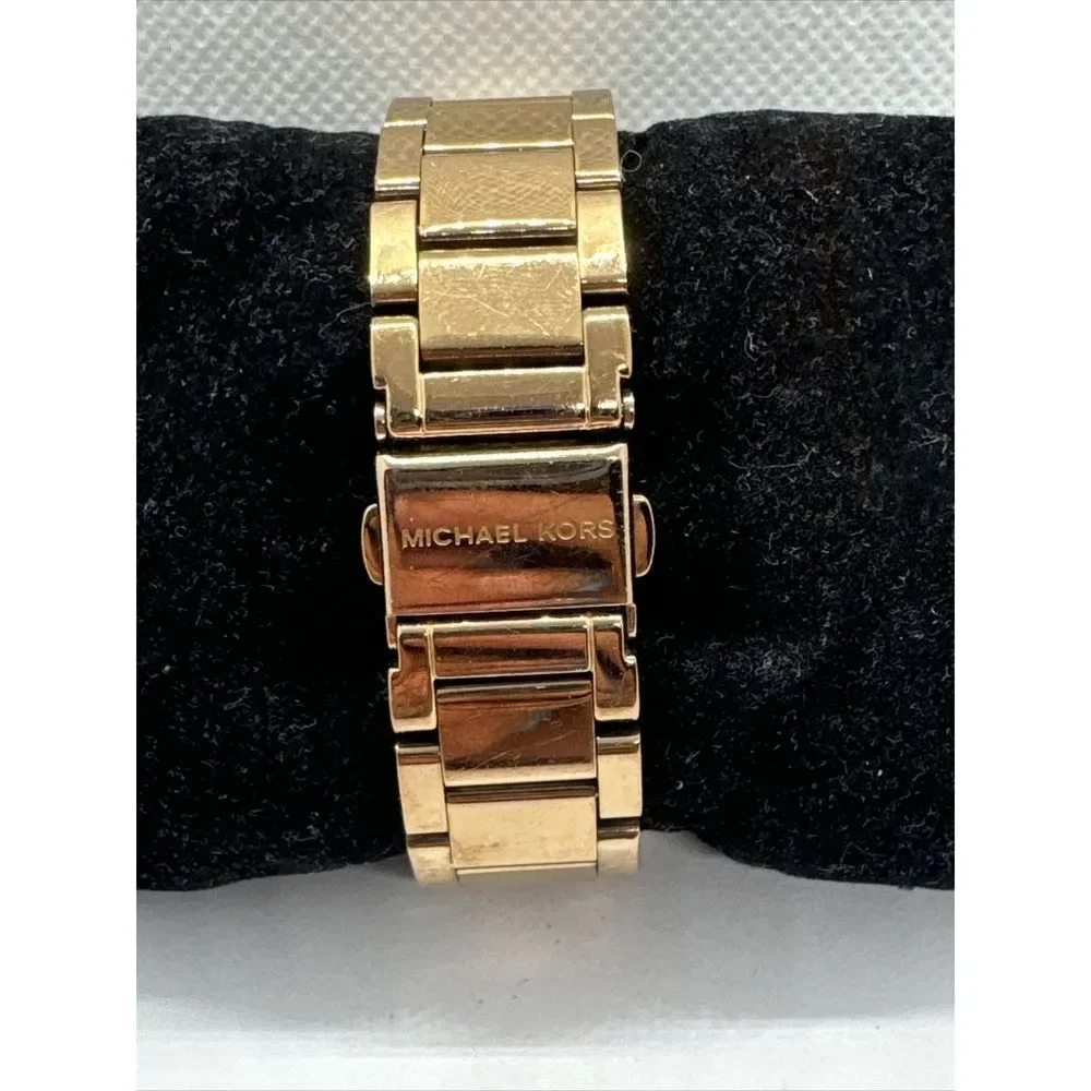 Michael Kors Mini Parker MK5616 Women Rose Gold Analog Dial Quartz Watch JNA833